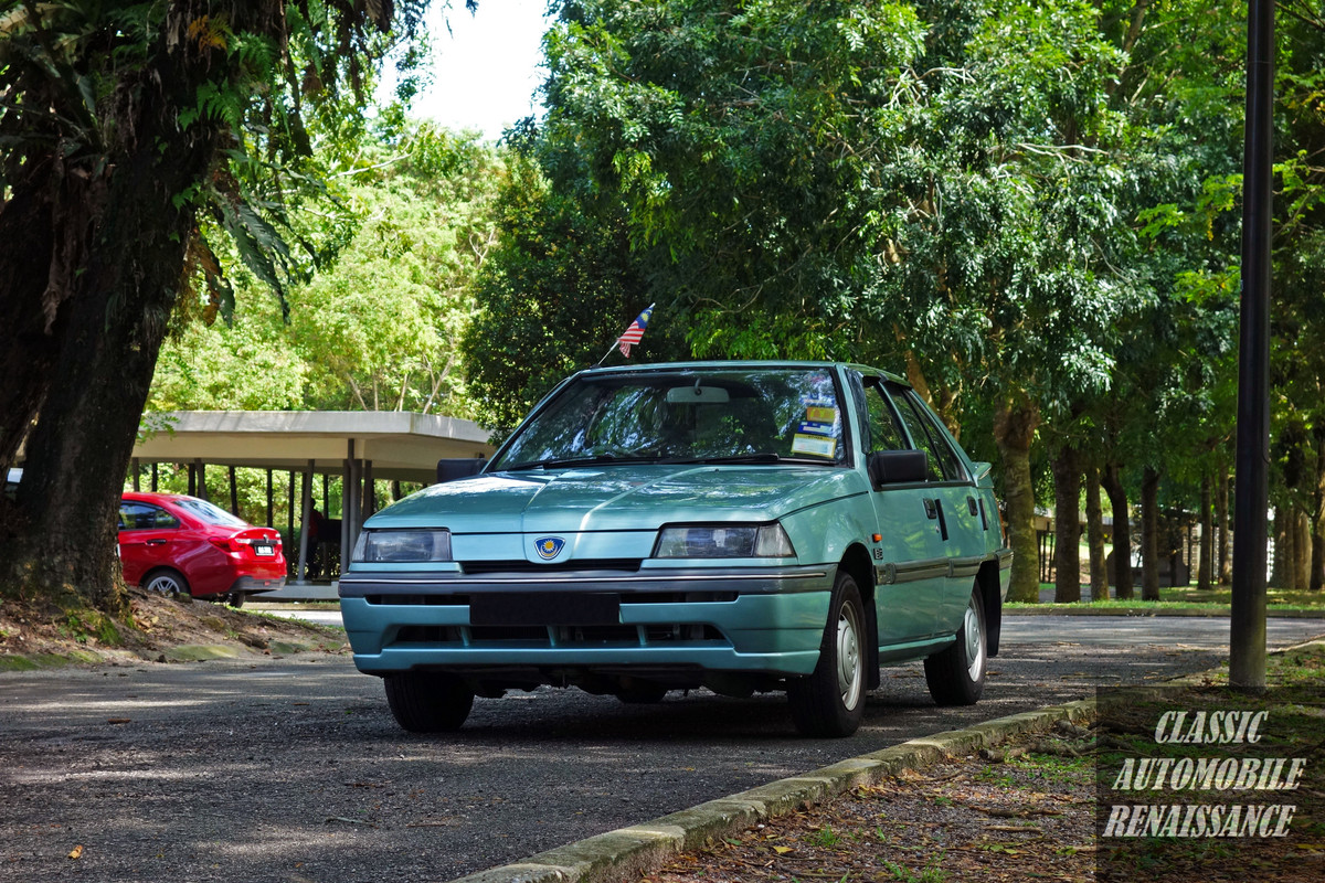 日常开的是proton saga「21年老车」!27岁男子坚持不买新车引以为傲!